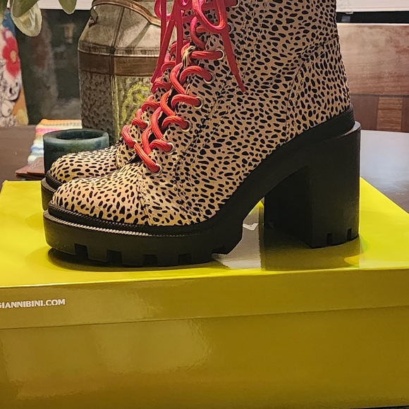 Gianni Bini Combat Cheetah Print Boots Size 8.5M - Picture 5 of 7